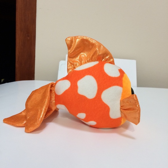 Ty Sami the Fish (2016) - Picture 5 of 8